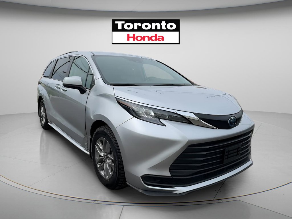 Used 2024 Toyota Sienna XLE XLE 8-Passenger FWD for sale online - Toronto Credit Auto