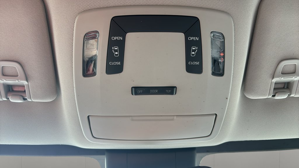 Used 2024 Toyota Sienna LE LE 8-Passenger AWD for sale online - Toronto Credit Auto