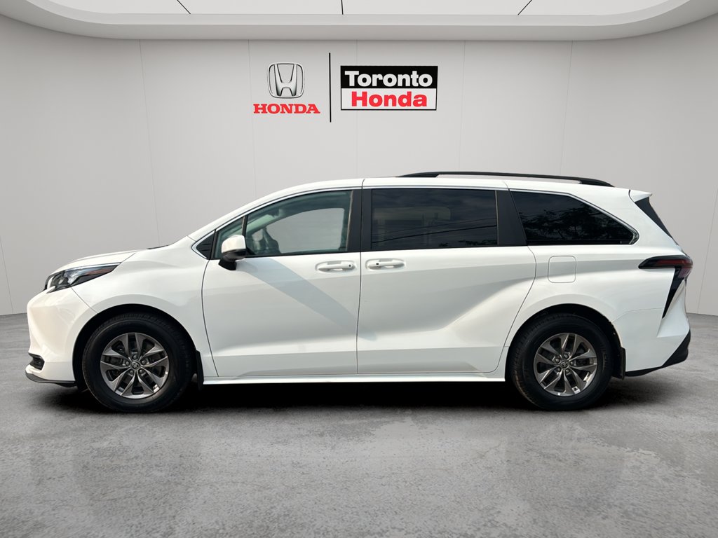 Used 2024 Toyota Sienna LE LE 8-Passenger AWD for sale online - Toronto Credit Auto