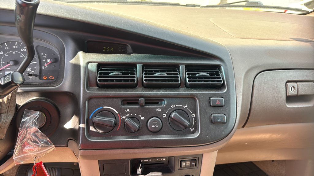 Used 1998 Toyota Sienna LE for sale online - Toronto Credit Auto