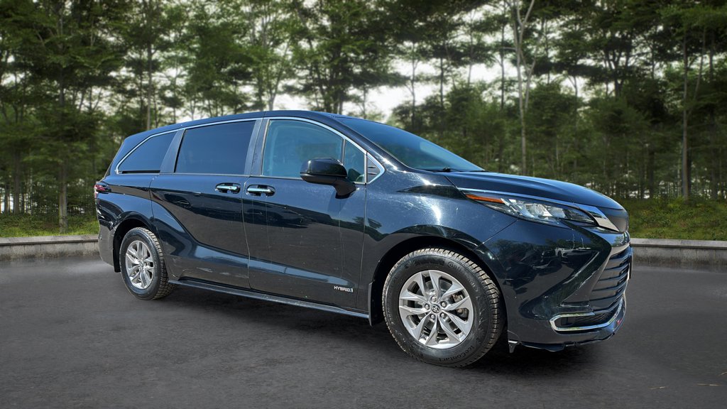 Used 2021 Toyota Sienna XLE XLE 8-Passenger FWD for sale online - Toronto Credit Auto