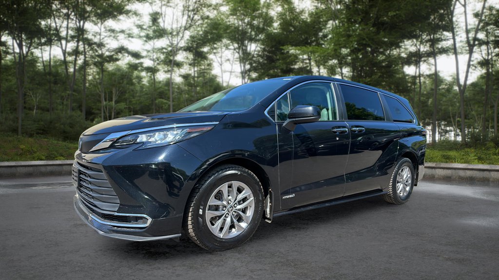 Used 2021 Toyota Sienna XLE XLE 8-Passenger FWD for sale online - Toronto Credit Auto