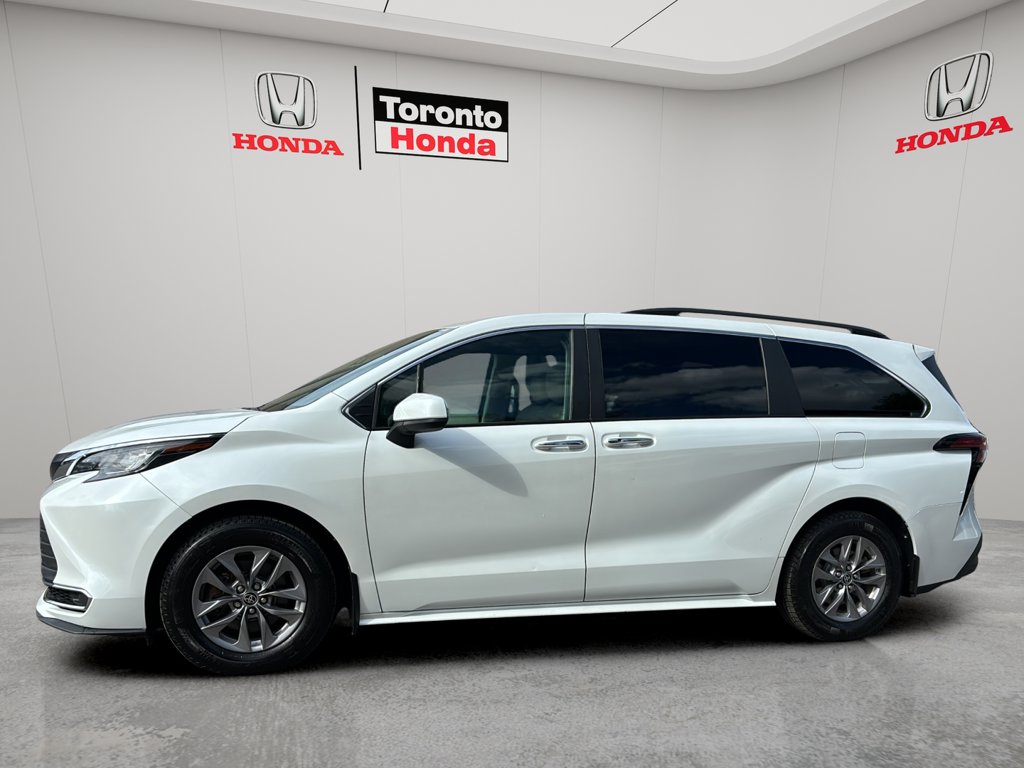 Used 2022 Toyota Sienna for sale online - Toronto Credit Auto