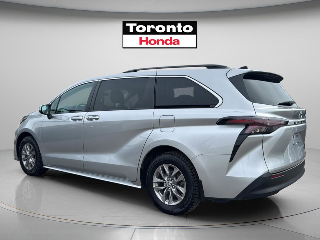 Used 2024 Toyota Sienna XLE XLE 8-Passenger FWD for sale online - Toronto Credit Auto