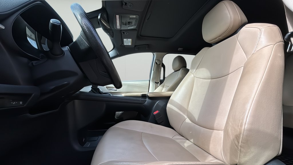 Used 2022 Toyota Sienna for sale online - Toronto Credit Auto