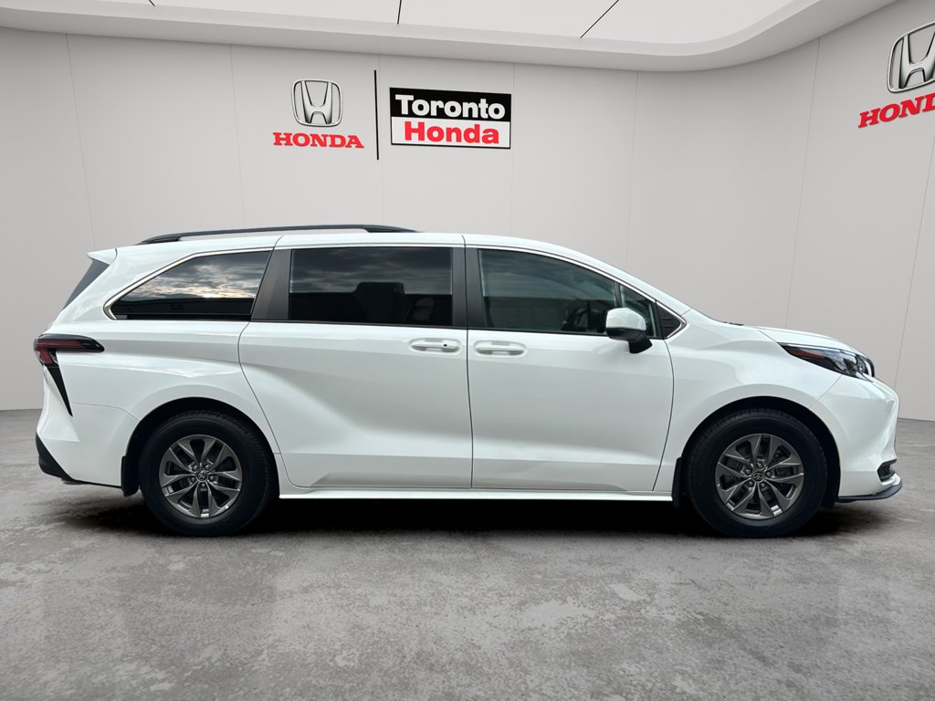 Used 2024 Toyota Sienna LE LE 8-Passenger AWD for sale online - Toronto Credit Auto