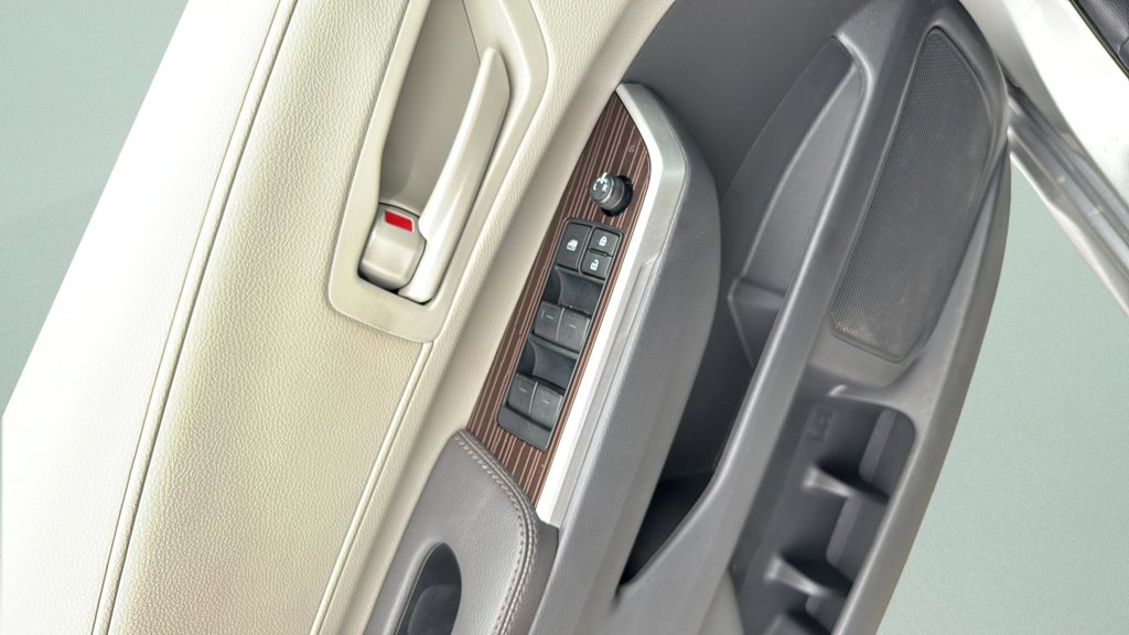 Used 2024 Toyota Sienna XLE XLE 8-Passenger FWD for sale online - Toronto Credit Auto