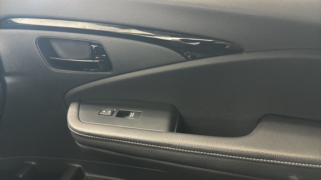 Used 2023 Honda Passport Touring Touring AWD for sale online - Toronto Credit Auto