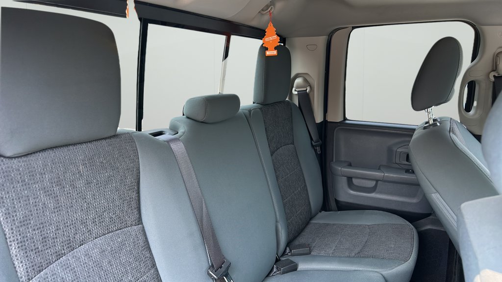 Used 2015 Ram 1500 SLT 4WD Quad Cab 140.5 SLT for sale online - Toronto Credit Auto