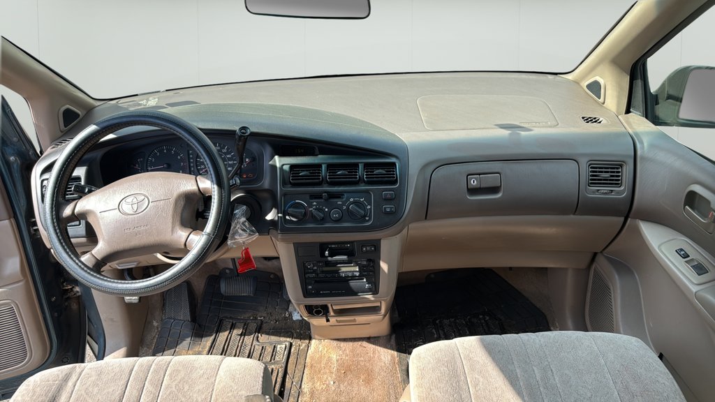 Used 1998 Toyota Sienna LE for sale online - Toronto Credit Auto