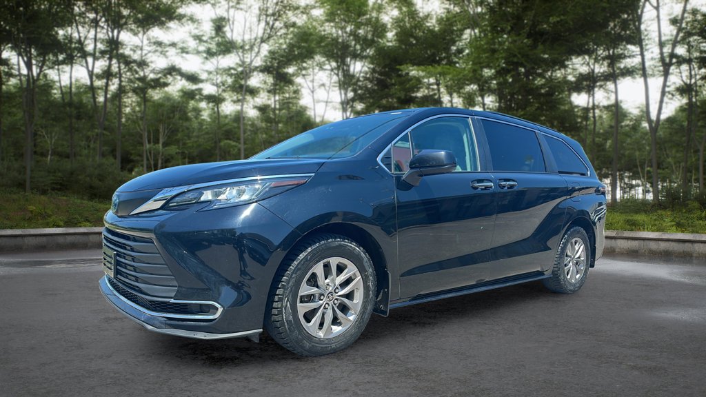 Used 2022 Toyota Sienna XLE XLE 8-Passenger FWD for sale online - Toronto Credit Auto