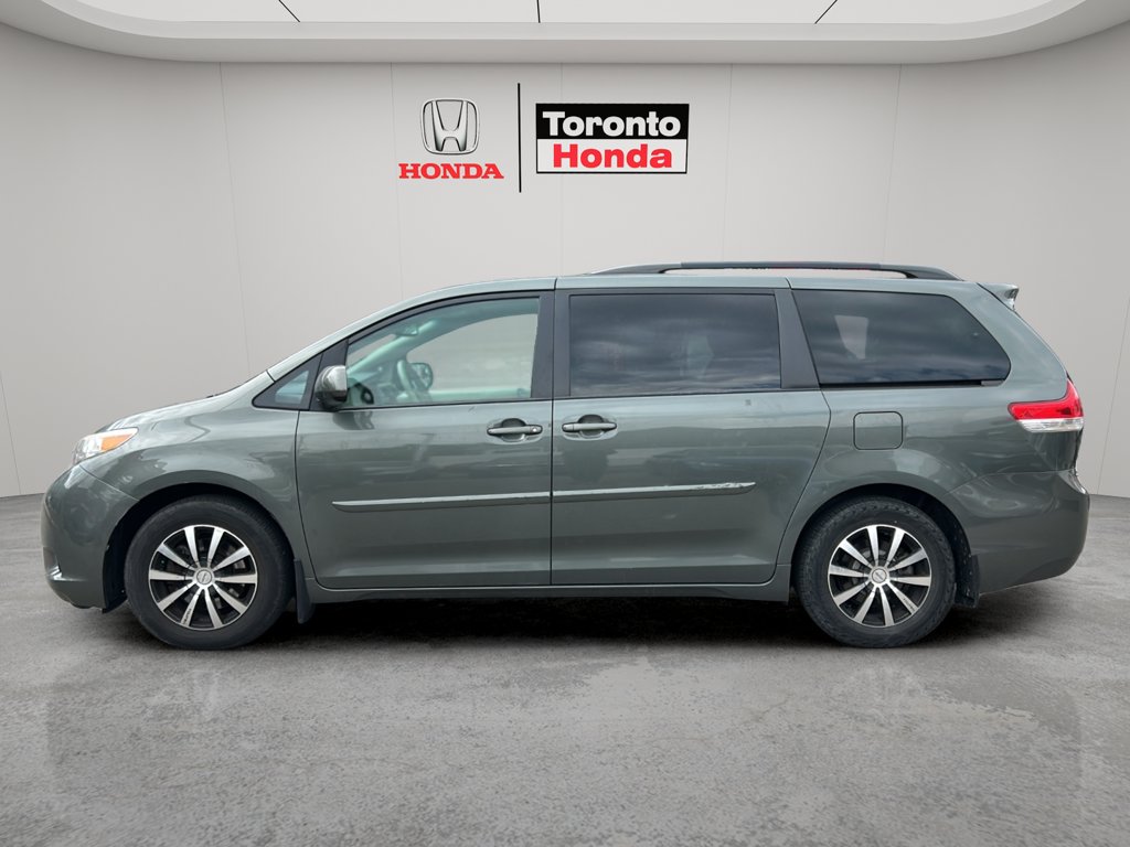 Used 2013 Toyota Sienna LE 5dr V6 LE 8-Pass FWD for sale online - Toronto Credit Auto