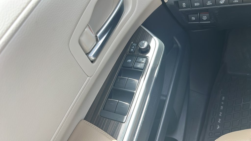 Used 2021 Toyota Sienna Limited Limited 7-Passenger FWD for sale online - Toronto Credit Auto