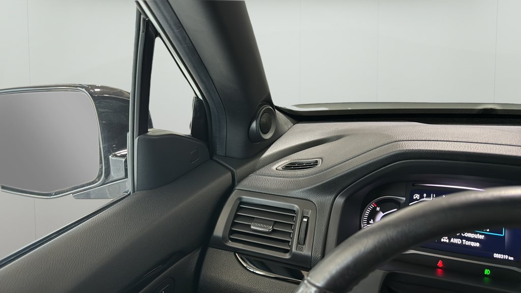Used 2023 Honda Passport Touring Touring AWD for sale online - Toronto Credit Auto