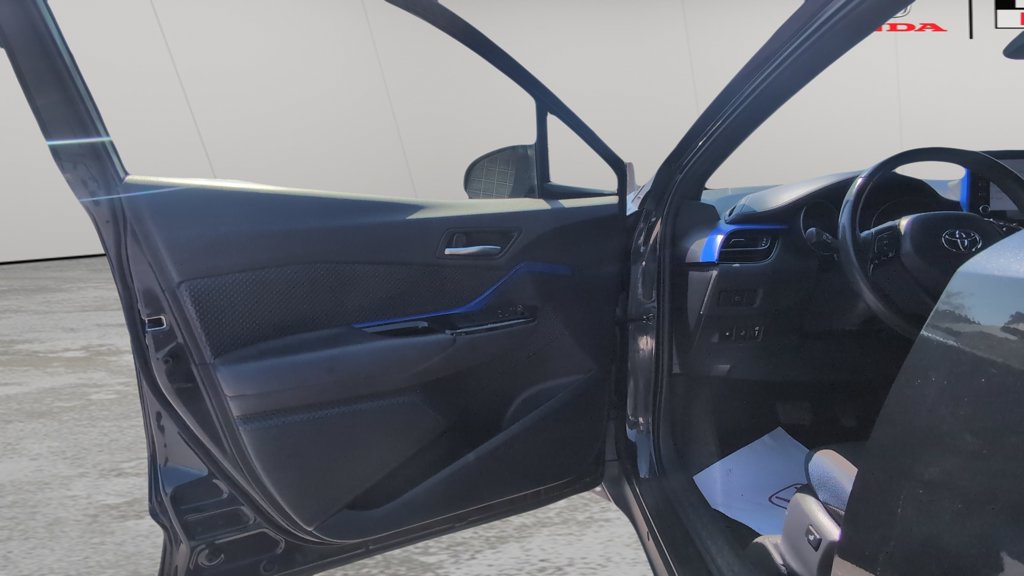 Used 2021 Toyota C-HR XLE Premium XLE Premium FWD for sale online - Toronto Credit Auto