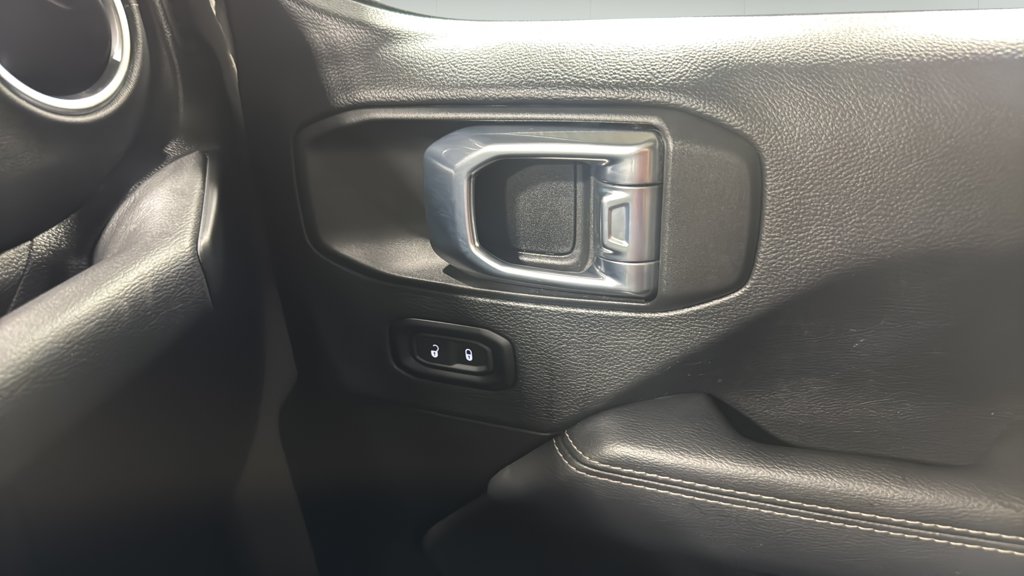 Used 2021 Jeep Wrangler Unlimited Sahara Unlimited Sahara 4x4 for sale online - Toronto Credit Auto
