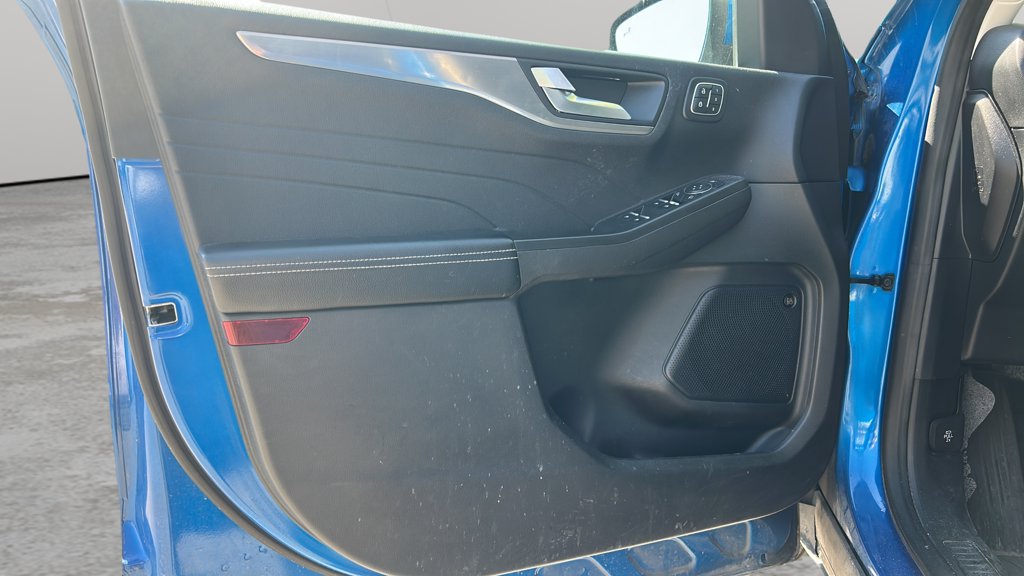 Used 2021 Ford Escape Titanium Hybrid Titanium Hybrid AWD for sale online - Toronto Credit Auto
