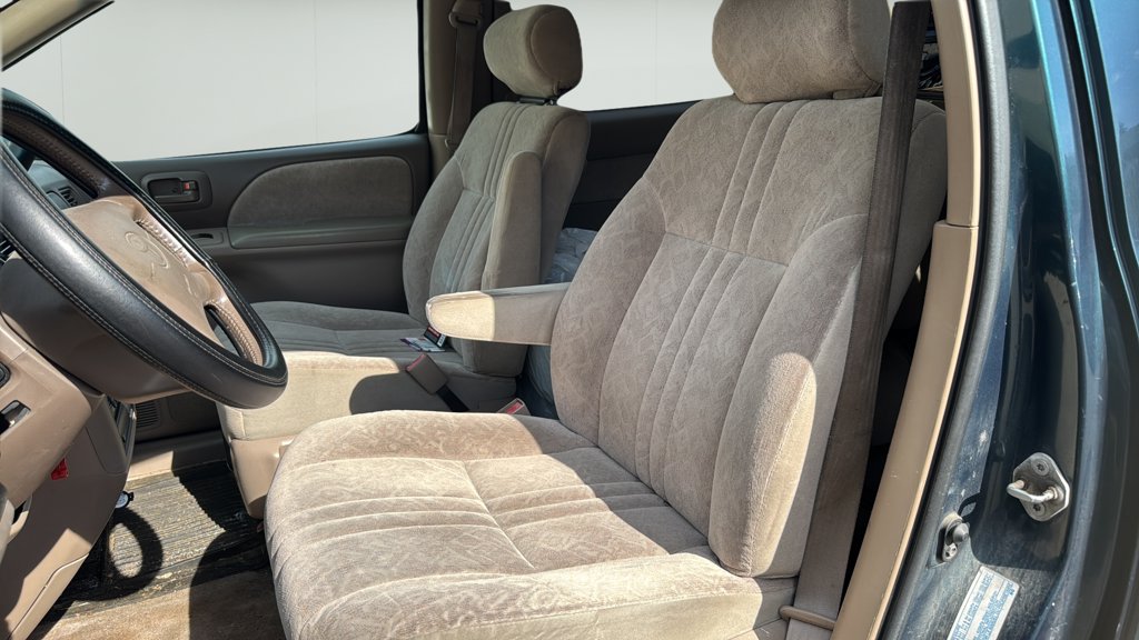 Used 1998 Toyota Sienna LE for sale online - Toronto Credit Auto