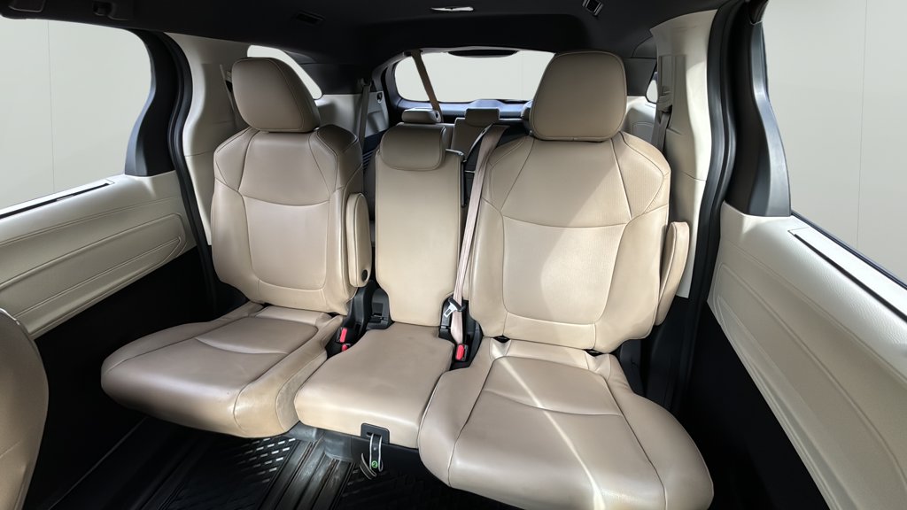 Used 2022 Toyota Sienna for sale online - Toronto Credit Auto