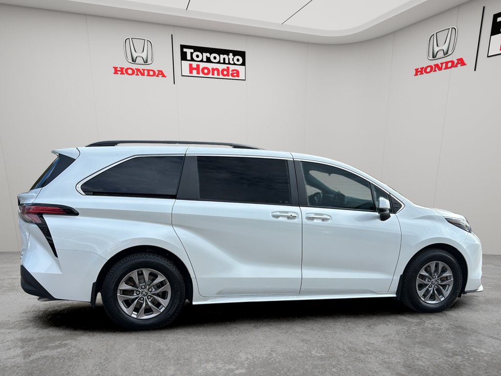 Used 2022 Toyota Sienna for sale online - Toronto Credit Auto