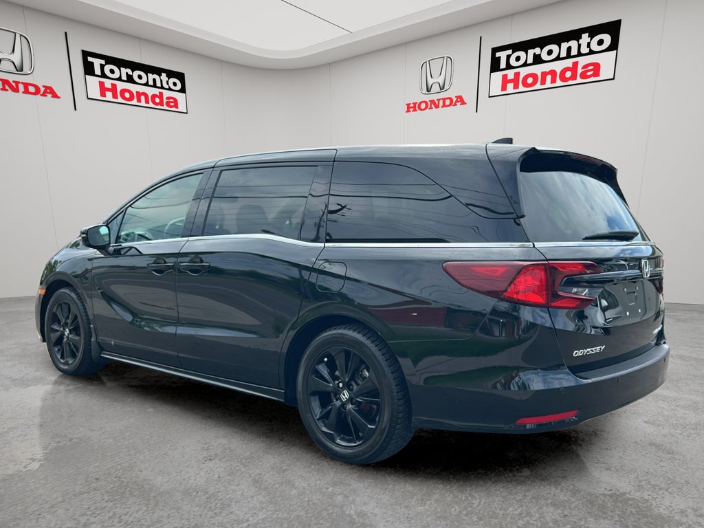 Used 2024 Honda Odyssey Black Edition Black Edition Auto for sale online - Toronto Credit Auto