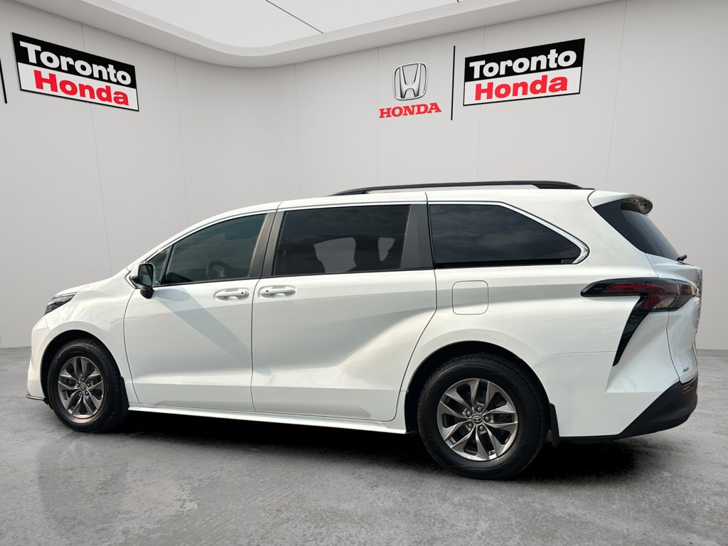 Used 2024 Toyota Sienna LE LE 8-Passenger AWD for sale online - Toronto Credit Auto