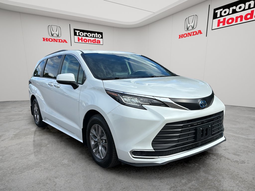 Used 2022 Toyota Sienna for sale online - Toronto Credit Auto