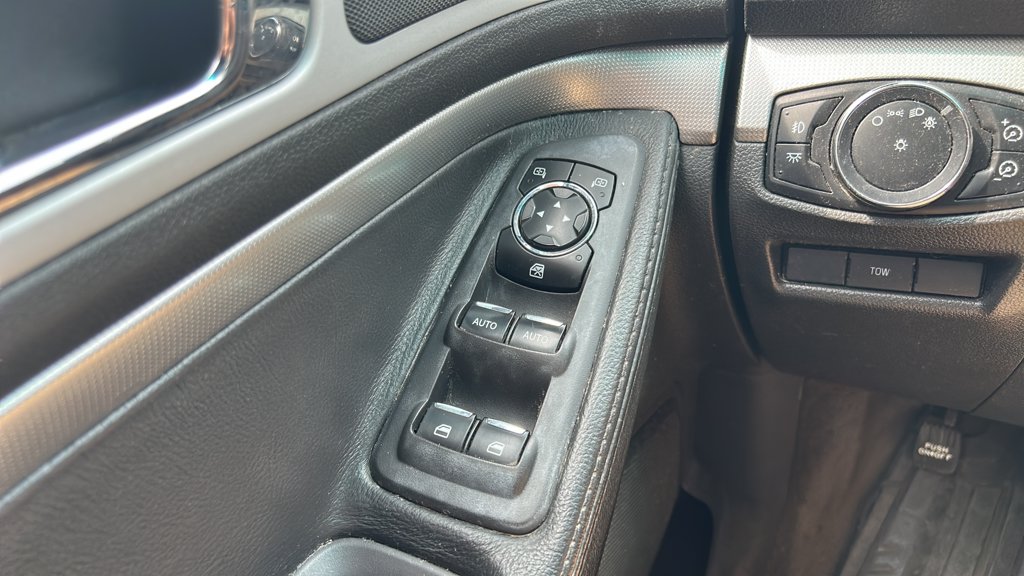 Used 2011 Ford Explorer XLT 4WD 4dr V6 SelectShift Auto XLT for sale online - Toronto Credit Auto