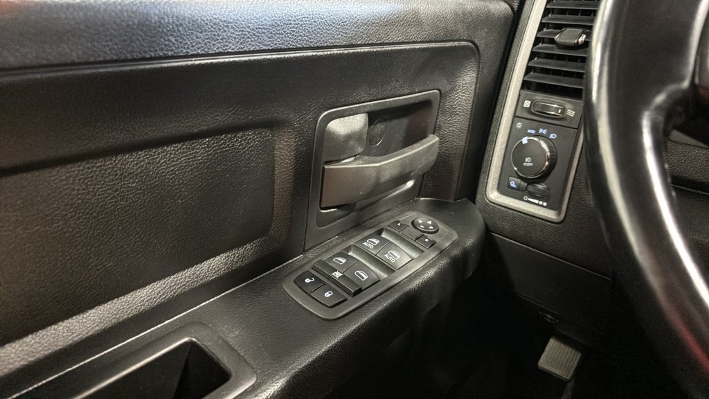 Used 2022 Ram 1500 Classic Express Express 4x4 Quad Cab 6'4 Box for sale online - Toronto Credit Auto