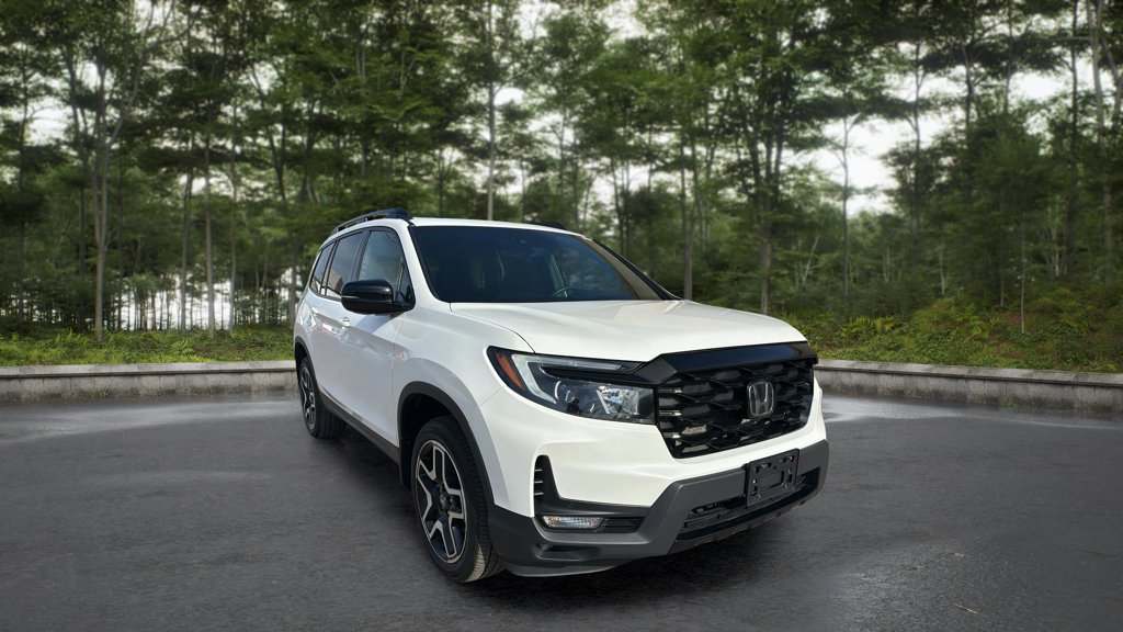 Used 2023 Honda Passport Touring Touring AWD for sale online - Toronto Credit Auto